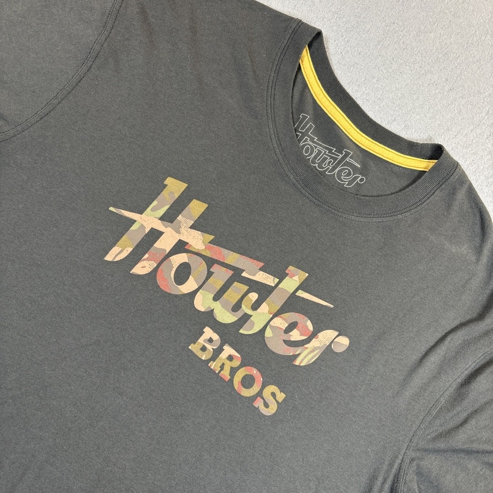 Men's Howler Bros T-Shirt Size Large Gray with Logo Camo Comfort